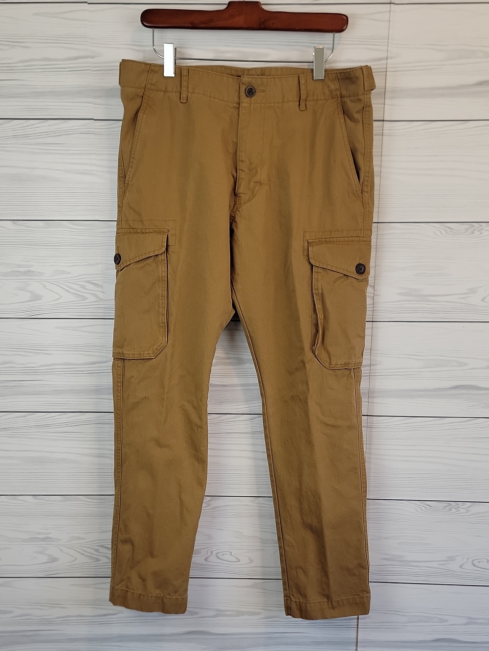 Old Navy Men's Cargo Pants - Khaki Tan Stretch Cotton Size 32" X 30"